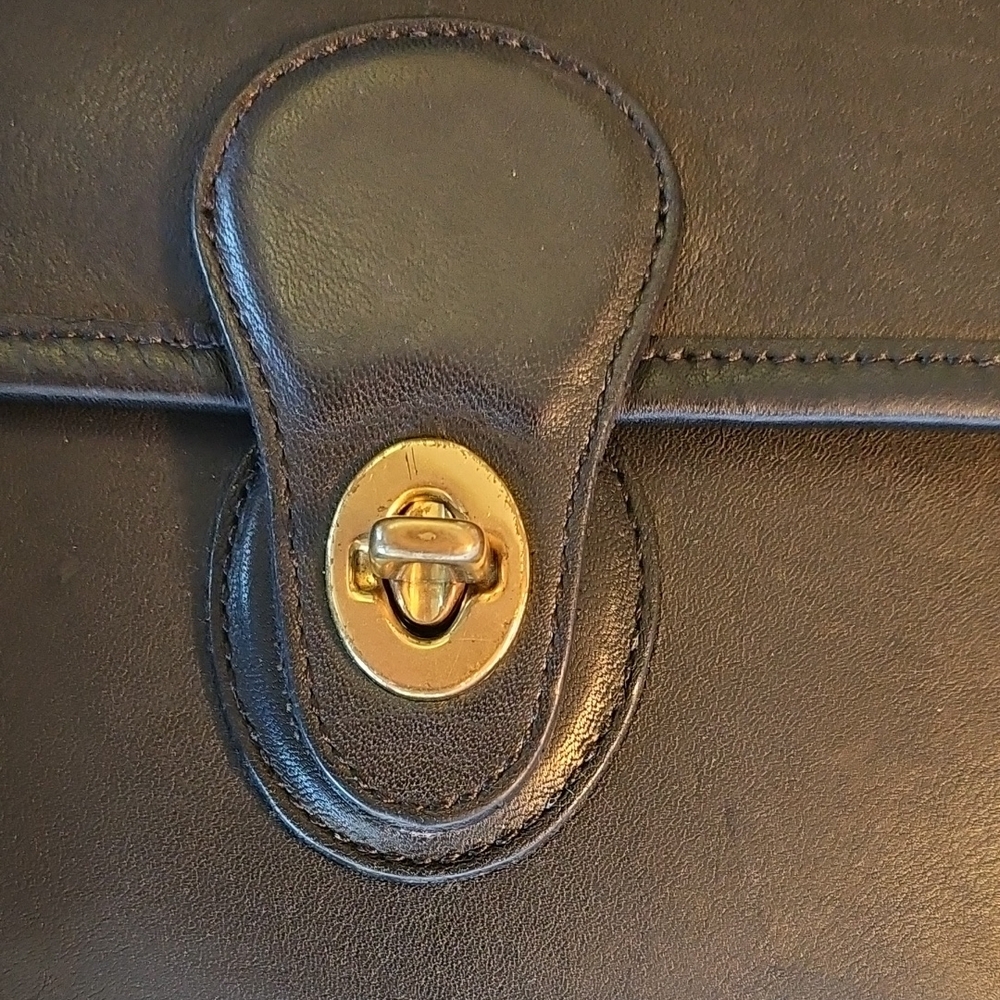 Coach Vintage Willis Black Leather Bag - Picture 4 of 14